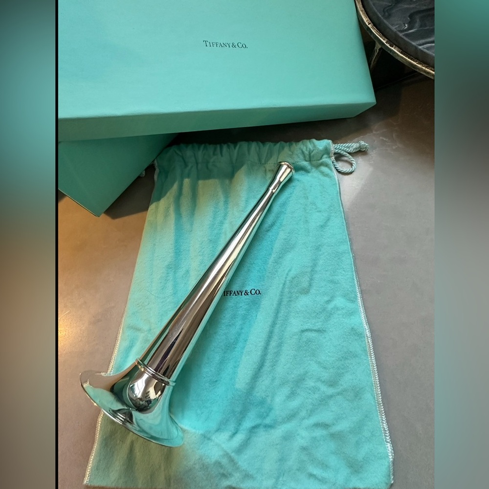 TIFFANY & CO ULTRA RARE Y2K RELEASE STERLING SILVER CELEBRATION HORN MINT CONDIT - Picture 4 of 13